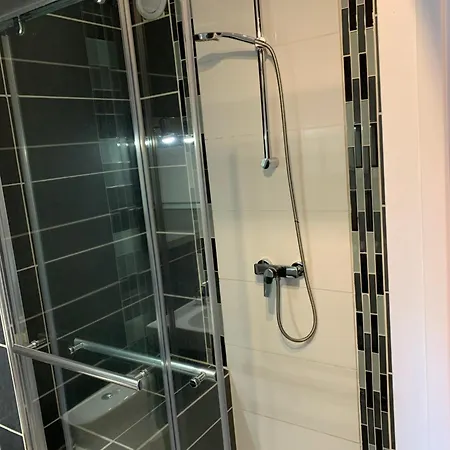 A 10mn De La Plage!! شقة *